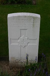 Dozinghem Military Cemetery - De Heriz, Francis Gerald Vane Smith